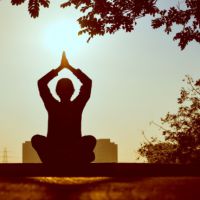 Teorie bottom-up: trauma informed yoga per chi ha subìto un trauma