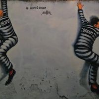 Al di là delle sbarre